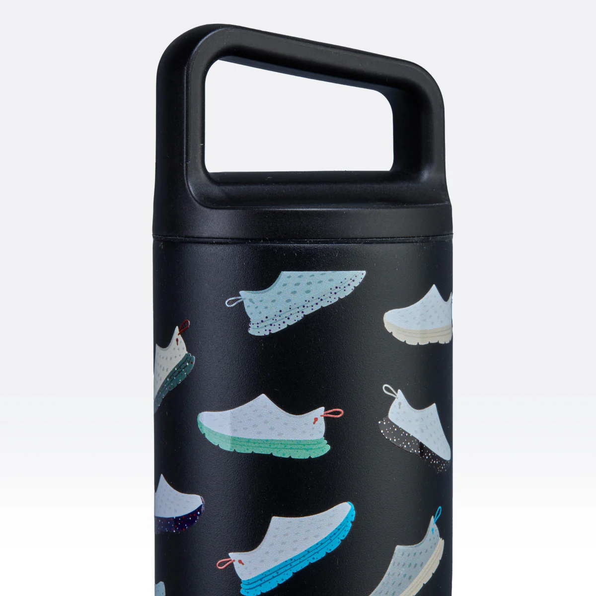 1720-kane-x-miir-20-oz.-water-bottle-black-aop-4.webp KANE x MiiR 20 oz. Water Bottle - Black AOP
