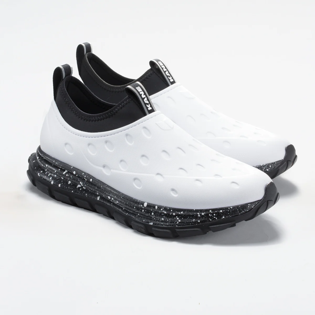 Revive AC - White / Black