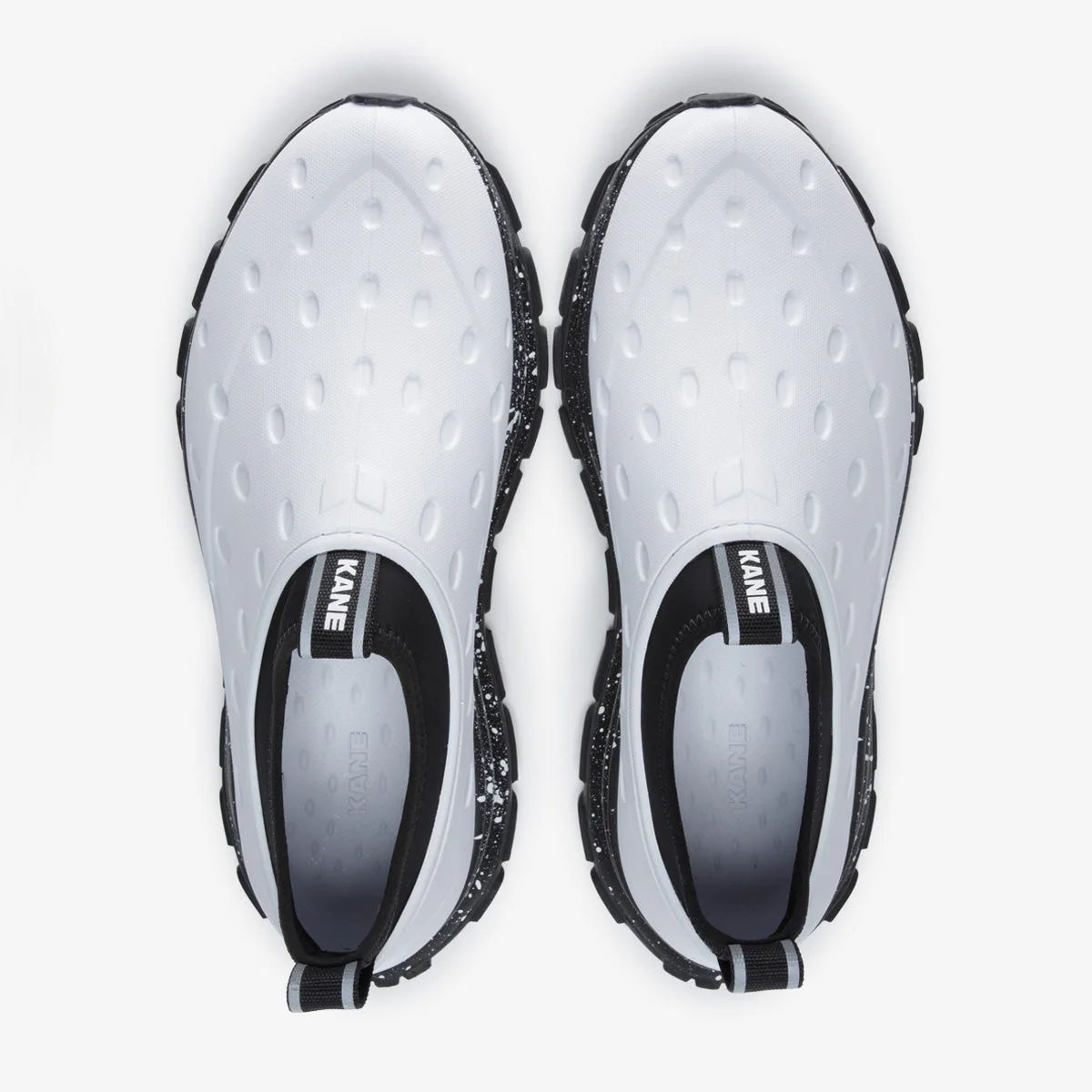 Revive AC - White / Black