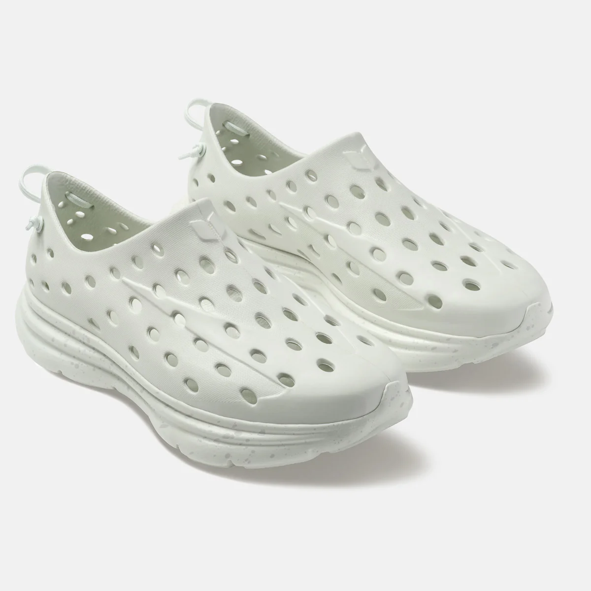 915-revive-cloud-gray-2.webp Revive - Cloud Gray