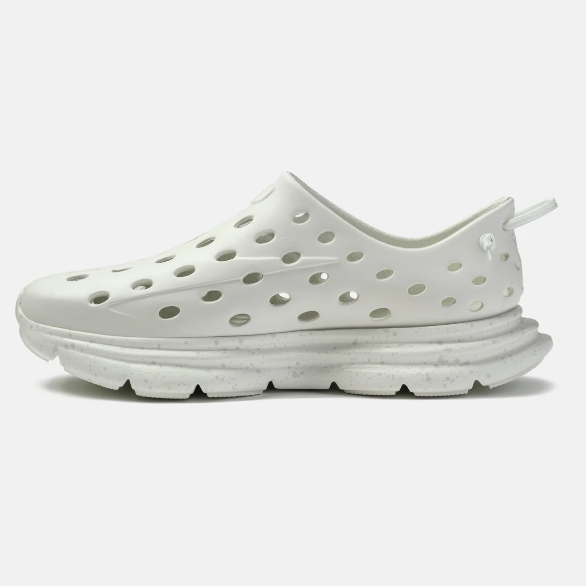 915-revive-cloud-gray-3.webp Revive - Cloud Gray