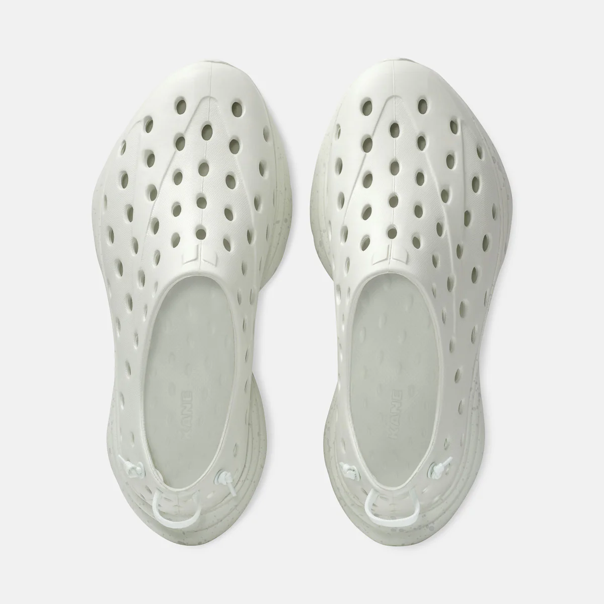 915-revive-cloud-gray-5.webp Revive - Cloud Gray
